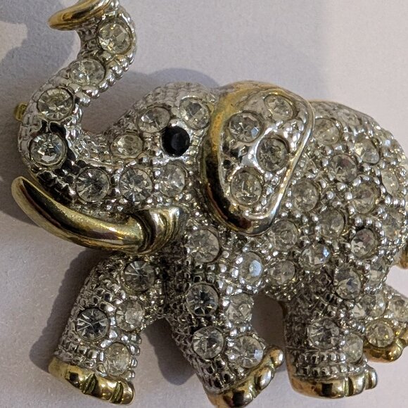 Bouncing Crystal elephant brooch - Picture 4 of 4